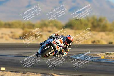 media/Nov-17-2024-CVMA (Sun) [[1fec520723]]/Race 18-Supersport Middleweight/